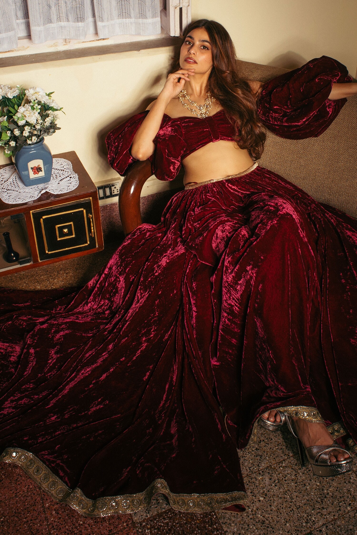 Kareena Kapoor's Diwali look in a red saree is crafted to royal perfection  | Times of India