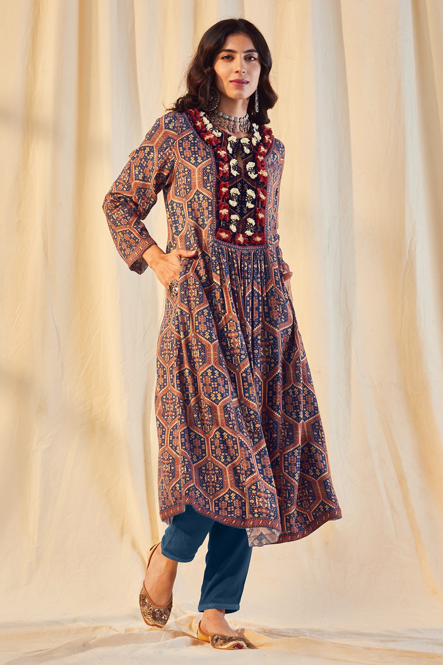 Buy Saundh Blue Pashmina Printed Kurta And Pant Set Online | Aza Fashions