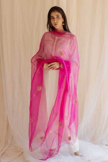 Mulmul Organza Printed Nira Pink Dupatta main image 1