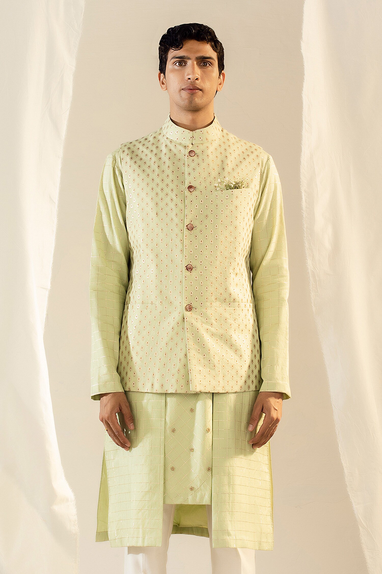 Buy Amit Wadhwa Handwoven Banarasi Nehru Jacket Online Aza Fashions Buy Amit Wadhwa Handwoven Banarasi Nehru Jacket Online Aza Fashions