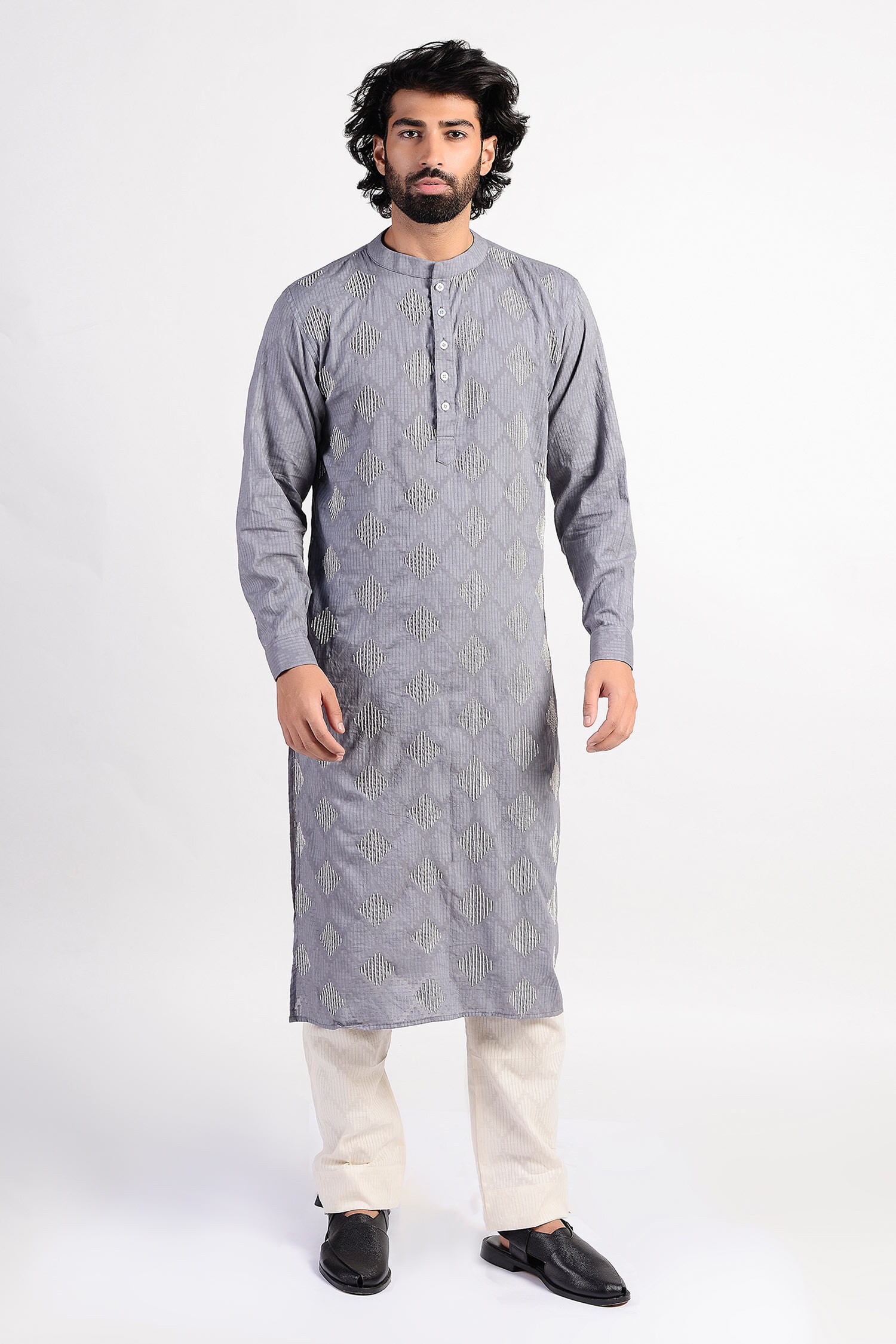 Buy Embroidered Kurta with Silk Scarf by Rishi & Vibhuti Men at Aza