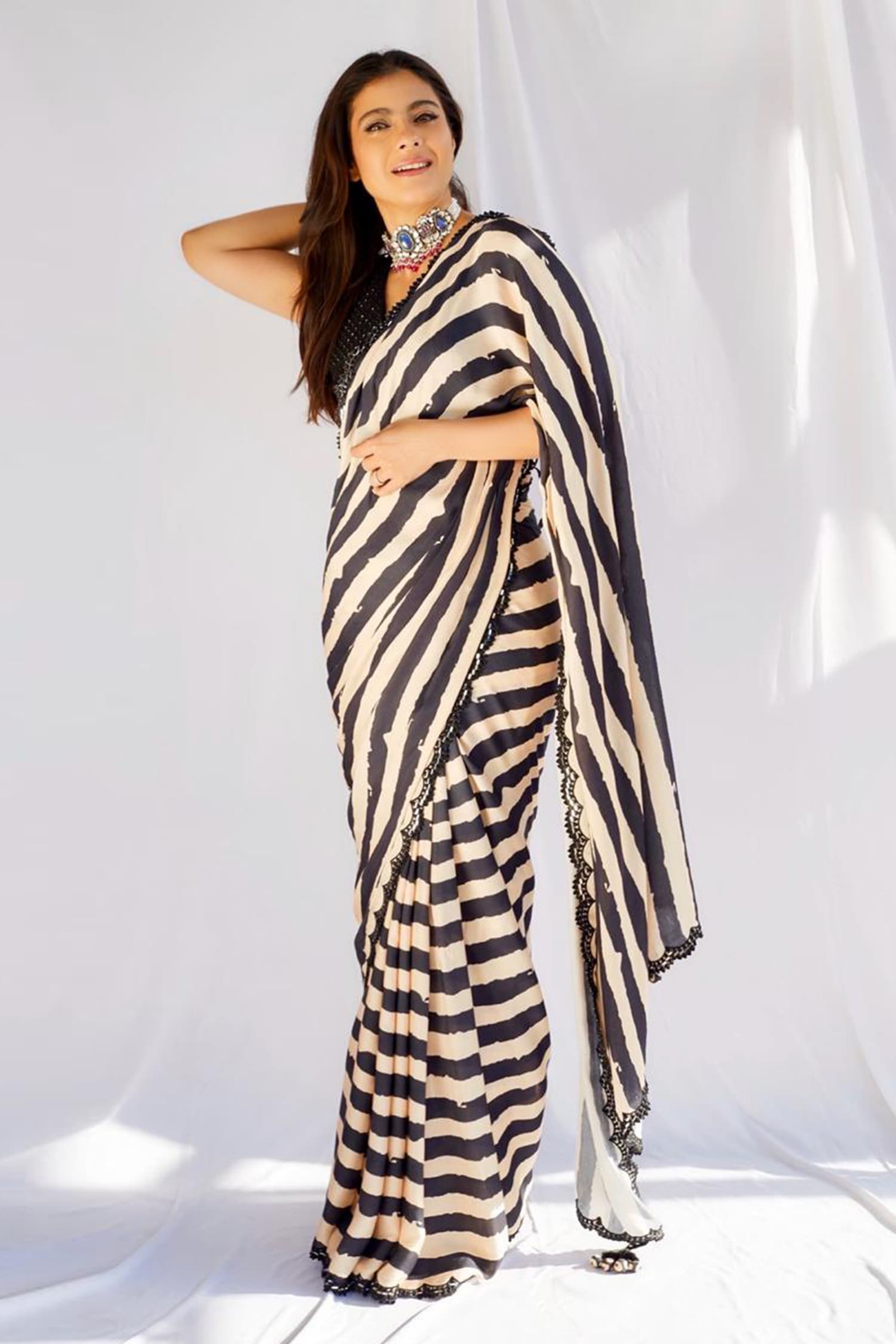 black and white stripes georgette saree at lowest rate buy now – Joshindia